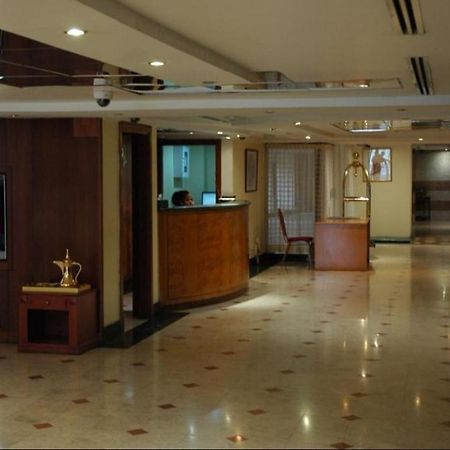 London Crown 2 Hotel Apartments Dubai Bagian luar foto