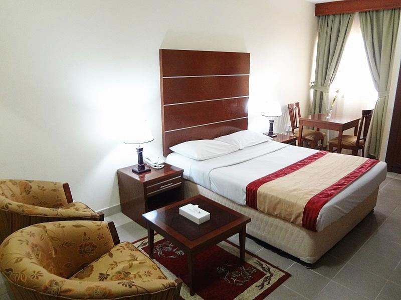 London Crown 2 Hotel Apartments Dubai Bagian luar foto