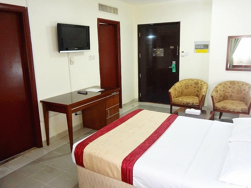 London Crown 2 Hotel Apartments Dubai Bagian luar foto