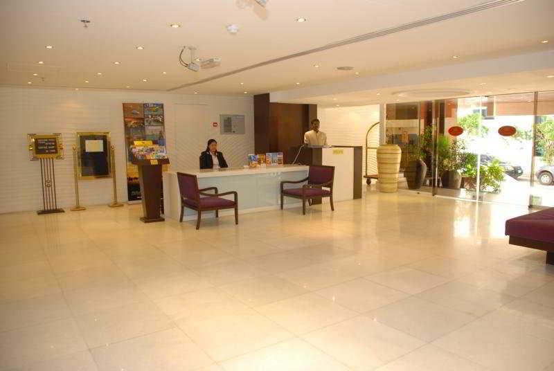 London Crown 2 Hotel Apartments Dubai Bagian luar foto
